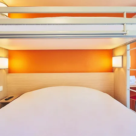 Première Classe Melun Sénart - Saint Dennis Hotel