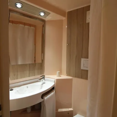 Hotel Première Classe Melun Sénart - Saint Dennis Vert-Saint-Denis