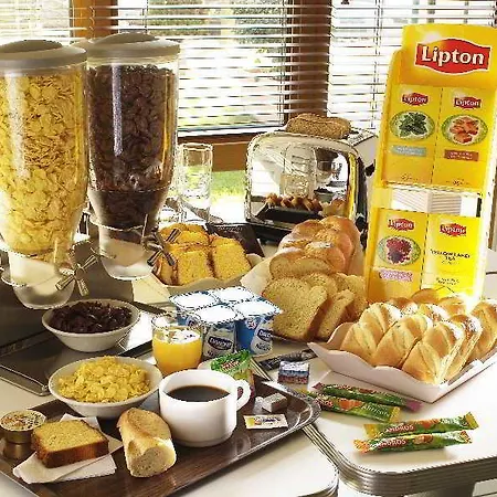 Hotel Première Classe Melun Sénart - Saint Dennis *